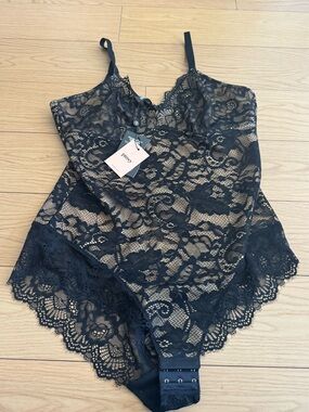 Lace Bodysuit Camisole in Black - Unbranded